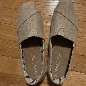 Size 7.5 TOMS, NWOT